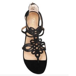 NWT Thalia sodi Laylan sandals black